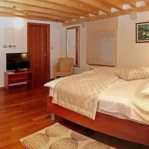 **** Hotell Monika Kroatien